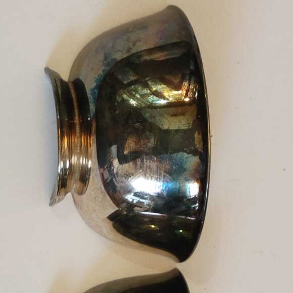 Pair Of Vintage Wm. A Rogers Silver-Plated Bowls With Patina Finish - Picture 2 of 8